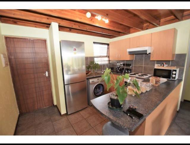 1 BEDROOM APARTMENT FOR SALE IN LONEHILL